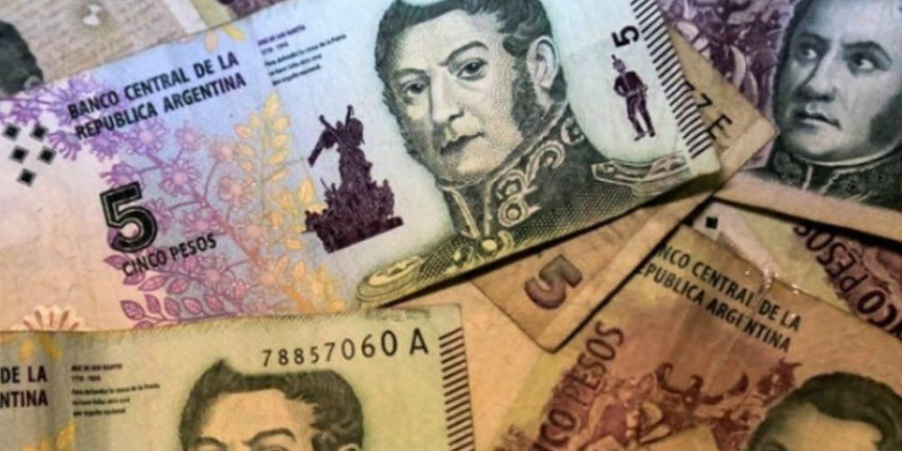 Se posterga el retiro de circulación de los billetes de 5 pesos