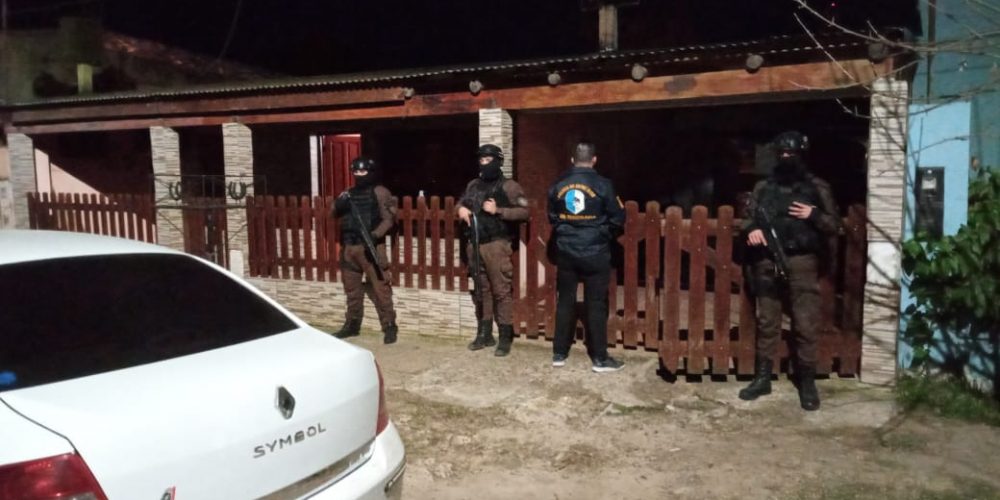Dos personas detenidas en Federación por allanamientos relacionados con narcomenudeo