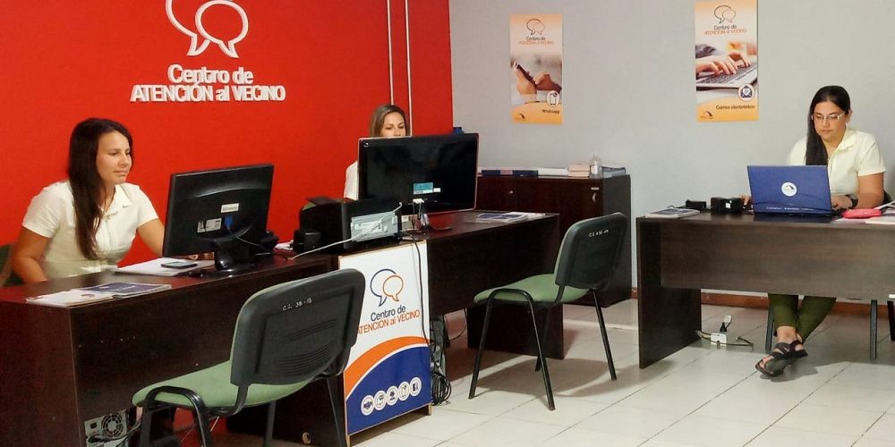 Funcionarios de Paraná vienen a Chajarí a conocer la experiencia del Centro de Atención al Vecino