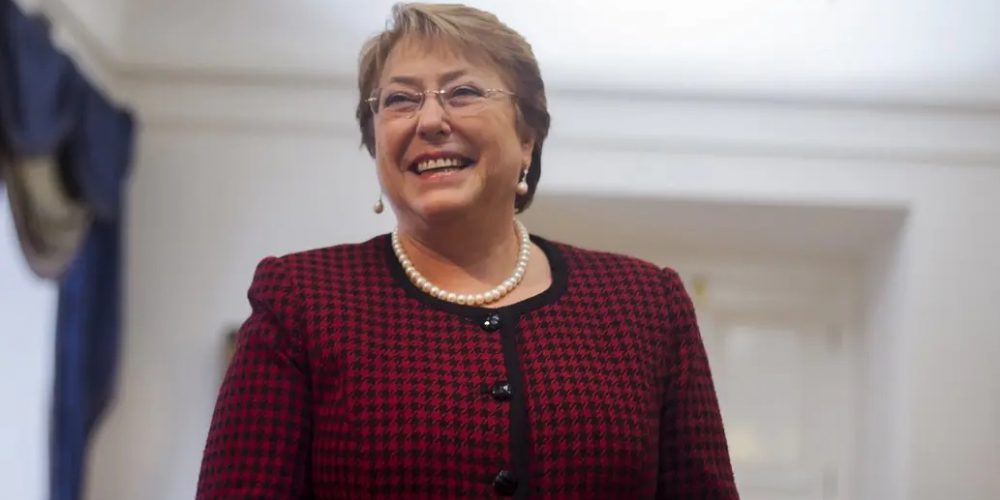 Michelle Bachelet: “Hay mandatarios que deciden legislar por decreto saltándose el orden constitucional”
