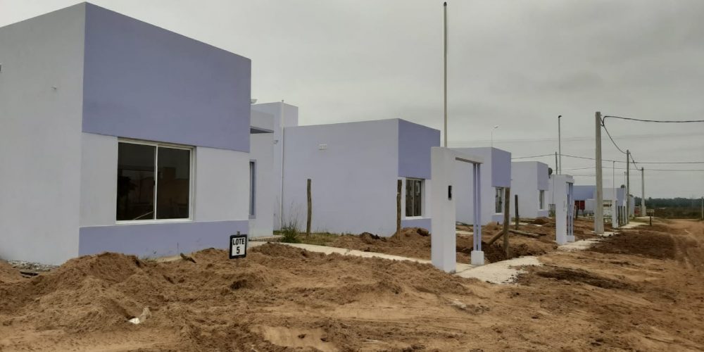 Chajarí: Se entregan 8 viviendas sociales construidas con fondos Municipales y Nacionales
