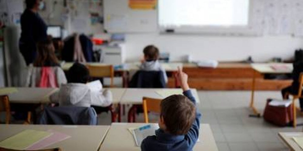 Bordet considera que agregar una hora de clase en primaria es “imperativo para recuperar la educación”