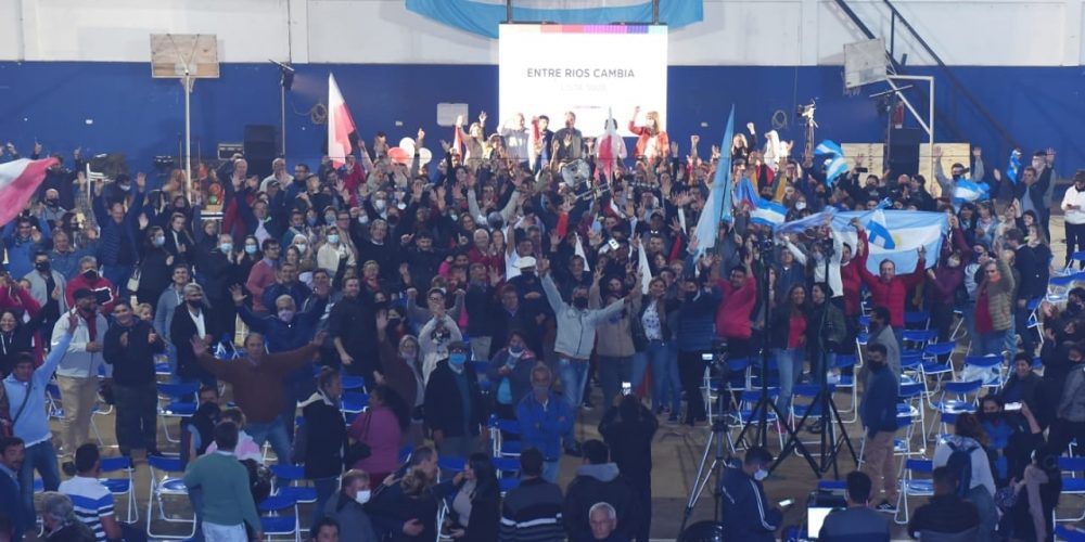 “Queremos una provincia diferente”, dijo Galimberti en un multitudinario cierre de campaña en Chajarí