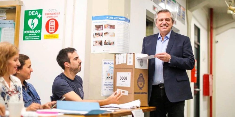 Alberto Fernández criticó a Marcos Peña por decir que habrá que esperar el escrutinio definitivo para saber el resultado de la elección