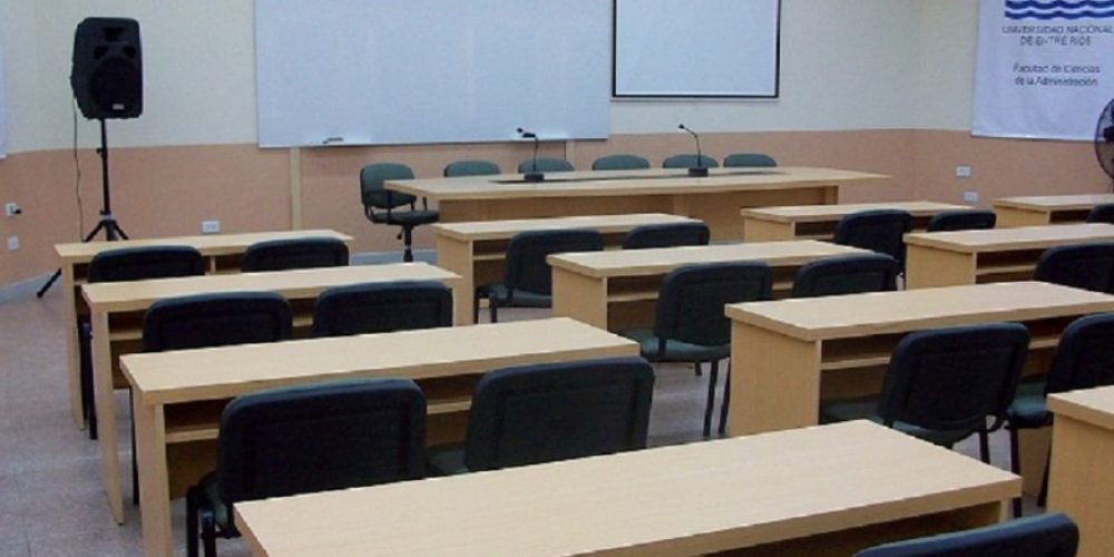El gobierno habilitó el regreso de las clases presenciales en universidades