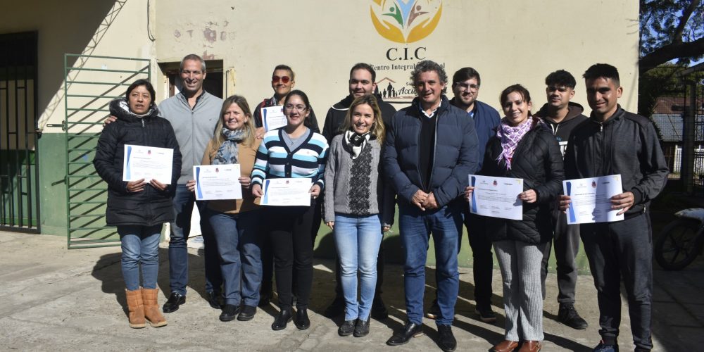 CAFESG y la Municipalidad de Federación entregaron certificados a emprendedores locales