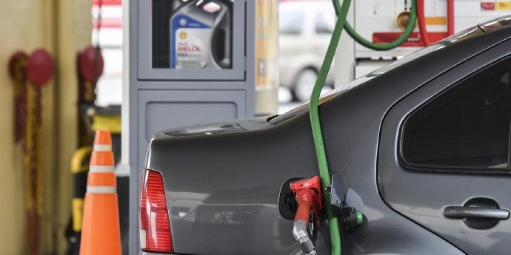 Termina el congelamiento de precios de combustible y negocian los aumentos