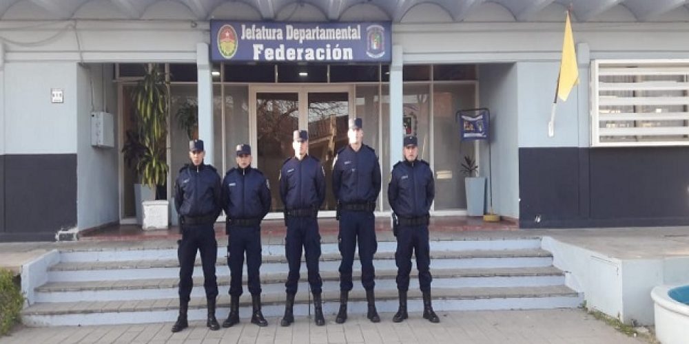 Cinco agentes de la promoción de agentes de la Policía de Entre Ríos