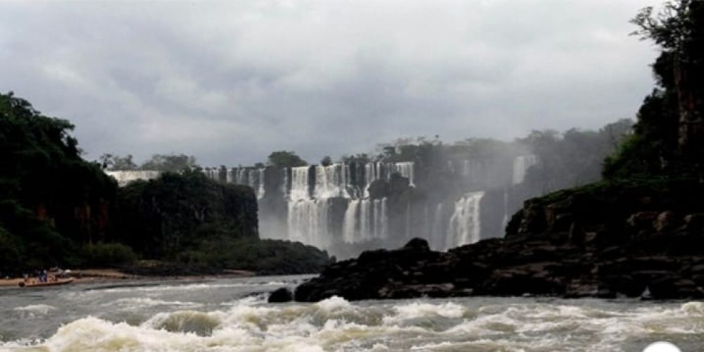 Cierran las Cataratas del Iguazú y otros 10 Parques Nacionales