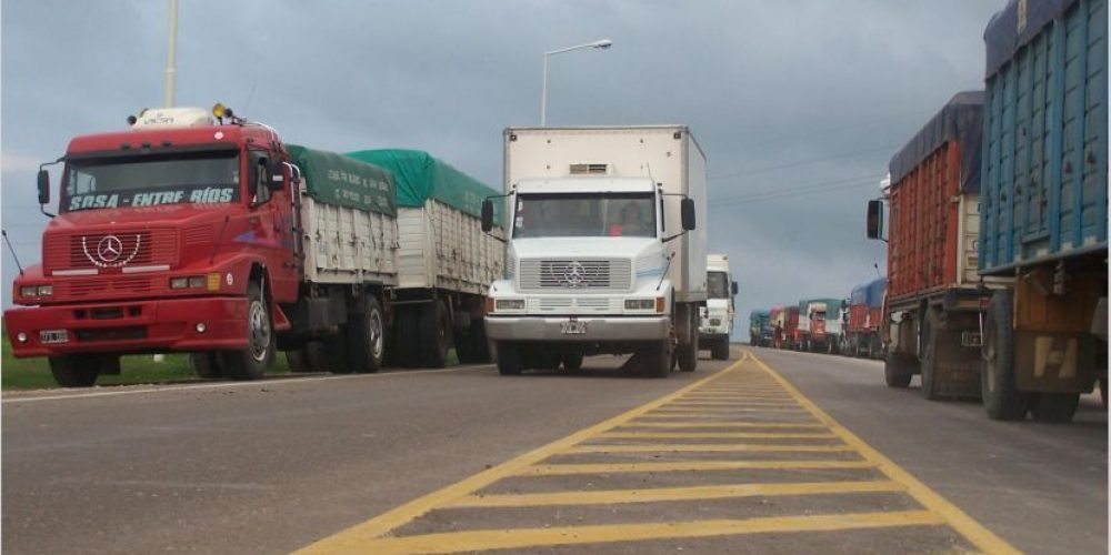 Camioneros deberán adoptar estrictas medidas en provincias de Tránsito Viral