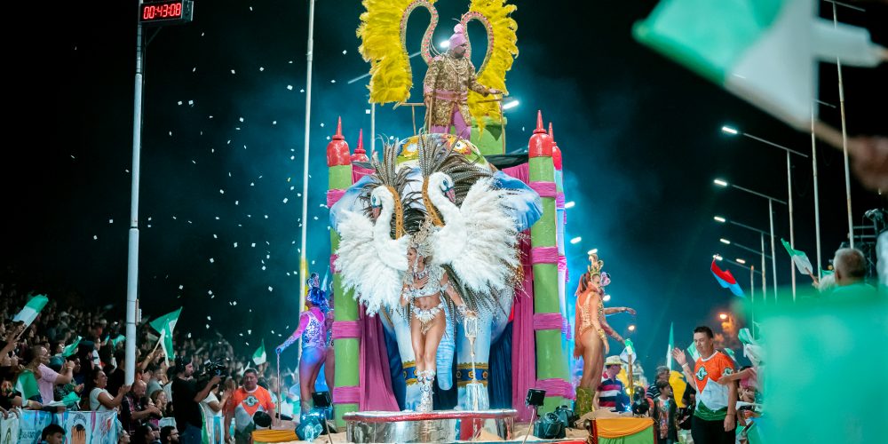Lleno total del Desfilodromo “José Luis Silvestri” en el cierre del Carnaval Federaense