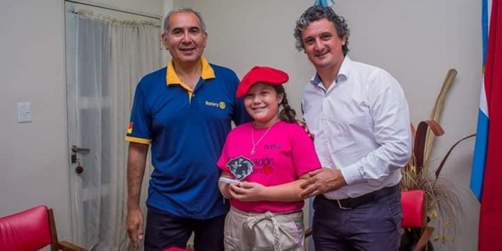 El Municipio reconoció a Elina Biderbost por ganar un Concurso en Brasil