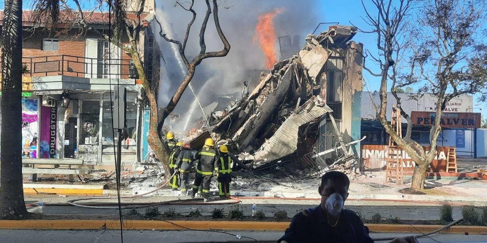 Tristeza: Pérdidas totales por el incendio de local de Pinturería “La Primera”