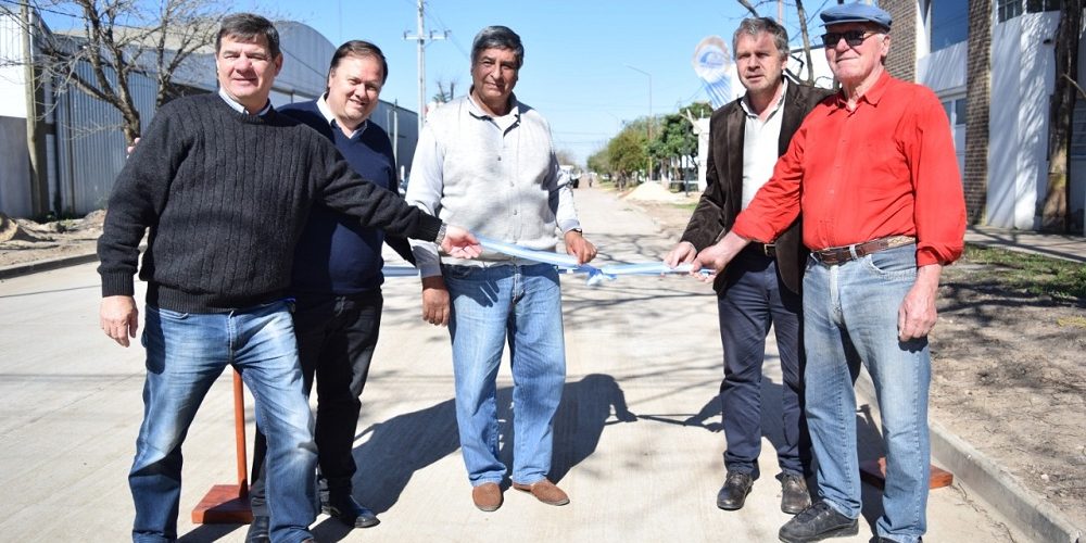 Más Obras Públicas: Se inauguró el pavimento de calles Martín Fierro y Guarumba