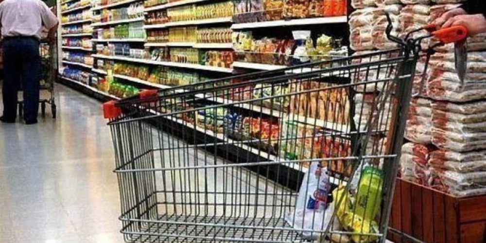 Baja en el consumo: las ventas minoristas cayeron 3,5% en julio