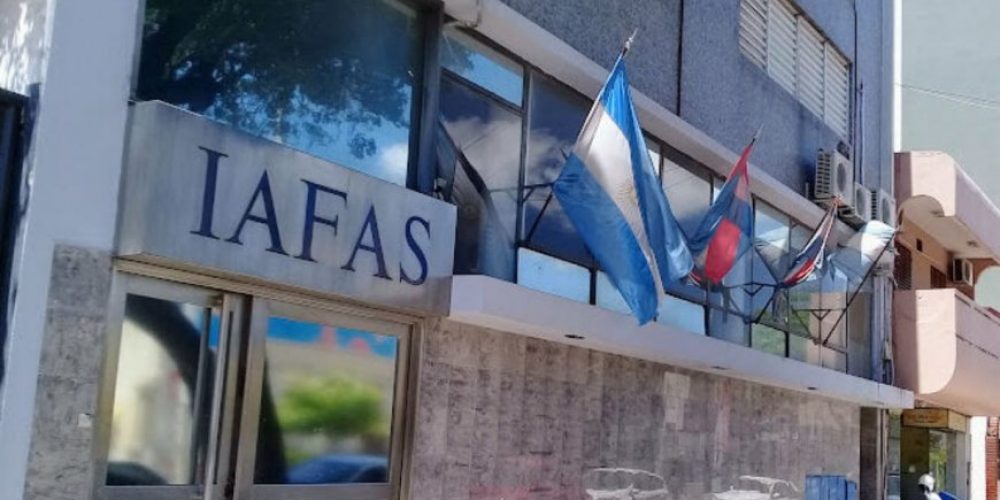 Empleados apuntan al presidente de Iafas por el cierre de los juegos de paño y advierten posible privatización