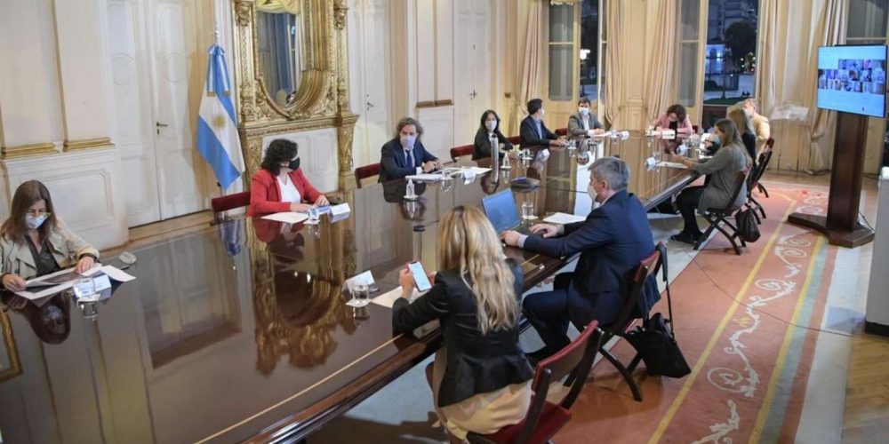 Alberto Fernández reunió al Gabinete y analizaron medidas “estrictas y focalizadas” ante el avance de la segunda ola de coronavirus