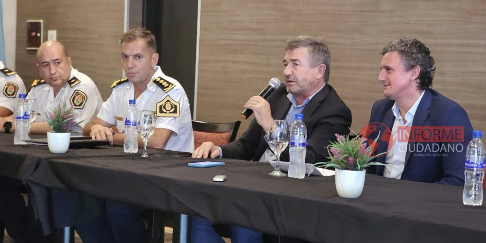 Roncaglia presentó las nuevas autoridades policiales del Departamento Federación