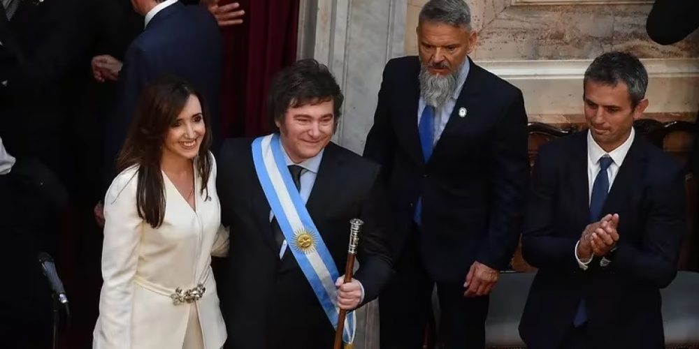 Javier Milei juró ante la Asamblea Legislativa y es el nuevo Presidente de la Argentina